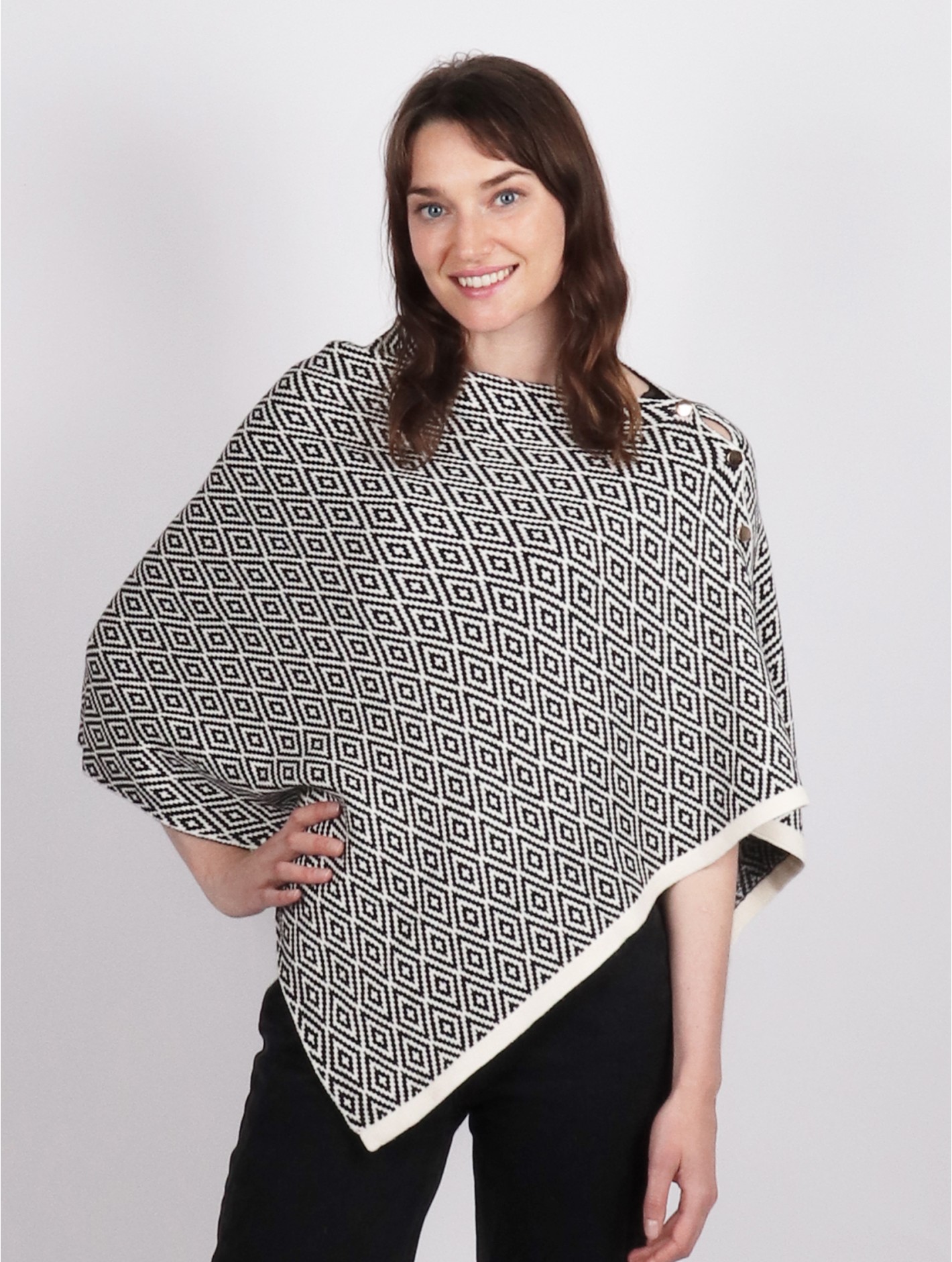 Diamond pattern button shawl