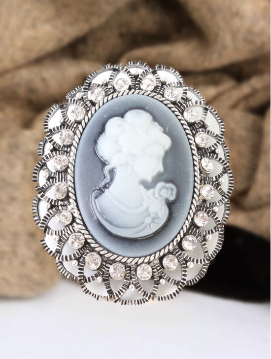 Victorian Style Oval Brooch