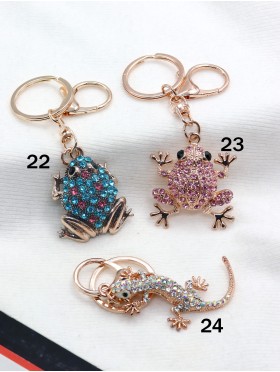 Rhinestone Reptile Design Keychain 