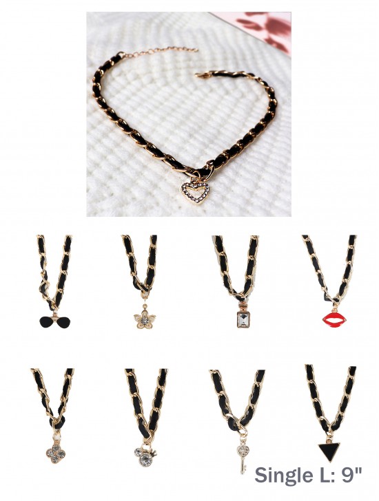 Twisted Chain Choker W/ Charm