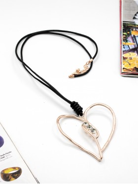 Rope Necklace W/ Winding Heart Pendant