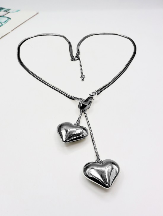 Chain Necklace W/ Hearts Pendant