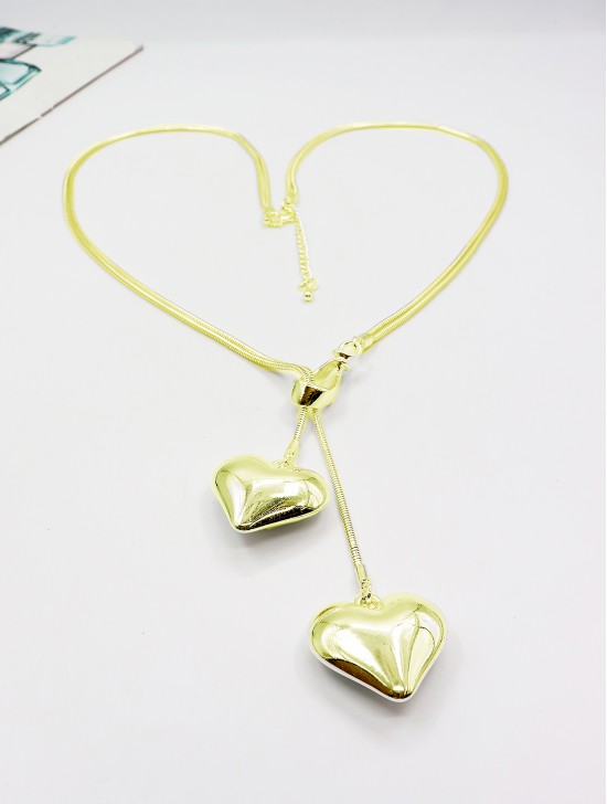 Chain Necklace W/ Hearts Pendant